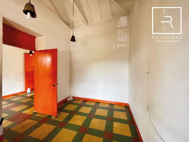 Casa de 3 alcobas en venta en Loma Del Chocho, Envigado, 170 m² · foto 5 de 9