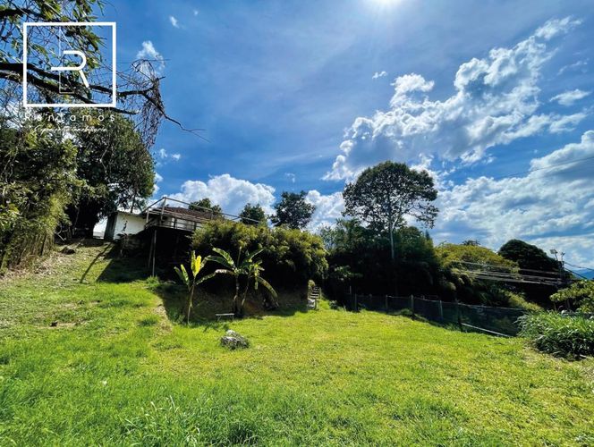 Casa de 3 alcobas en venta en Loma Del Chocho, Envigado, 170 m² · foto 8 de 9