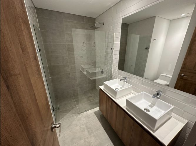 Apartaestudio en venta en El Poblado, Medellín, 69 m² · foto 11 de 14