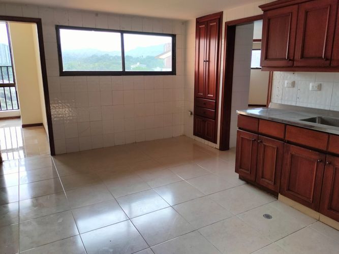 Apartamento en venta en Ciudad Jardin, Cali · foto 2 de 24