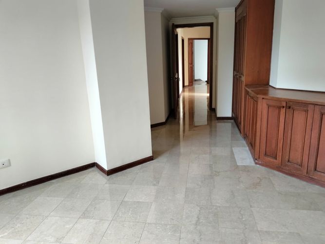 Apartamento en venta en Ciudad Jardin, Cali · foto 10 de 24