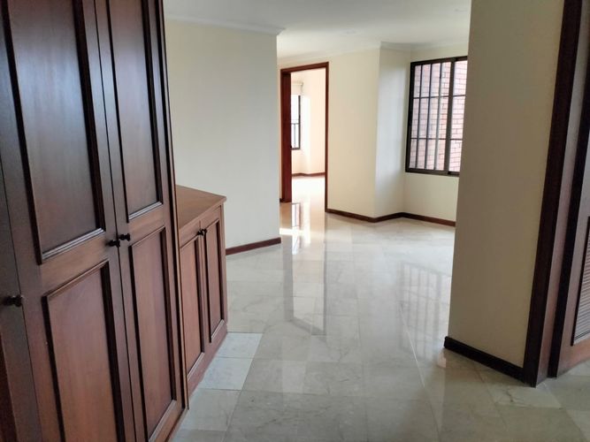 Apartamento en venta en Ciudad Jardin, Cali · foto 13 de 24