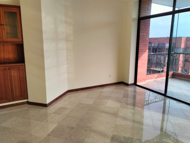 Apartamento en venta en Ciudad Jardin, Cali · foto 9 de 24