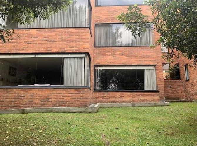 Apartamento de 4 alcobas en venta en Cerros De Suba, Bogotá, 266 m² · foto 3 de 22