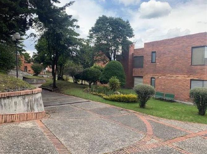 Apartamento de 4 alcobas en venta en Cerros De Suba, Bogotá, 266 m² · foto 7 de 22