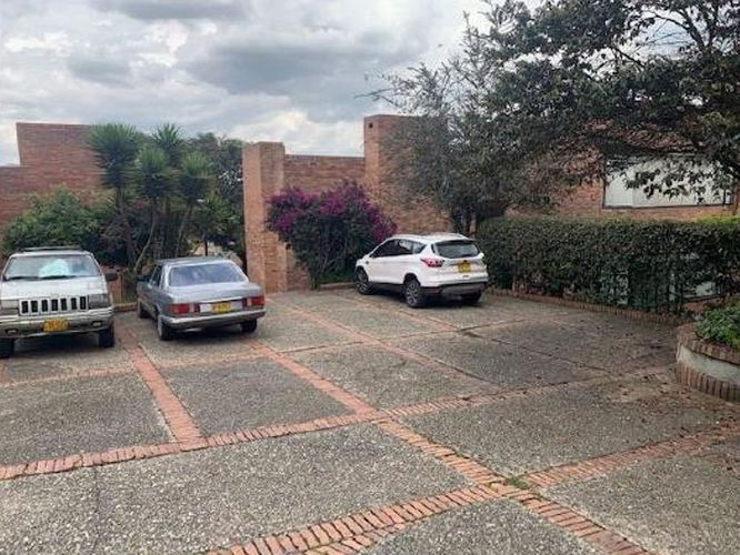 Apartamento de 4 alcobas en venta en Cerros De Suba, Bogotá, 266 m² · foto 17 de 22