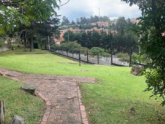 Apartamento de 4 alcobas en venta en Cerros De Suba, Bogotá, 266 m² · foto 20 de 22