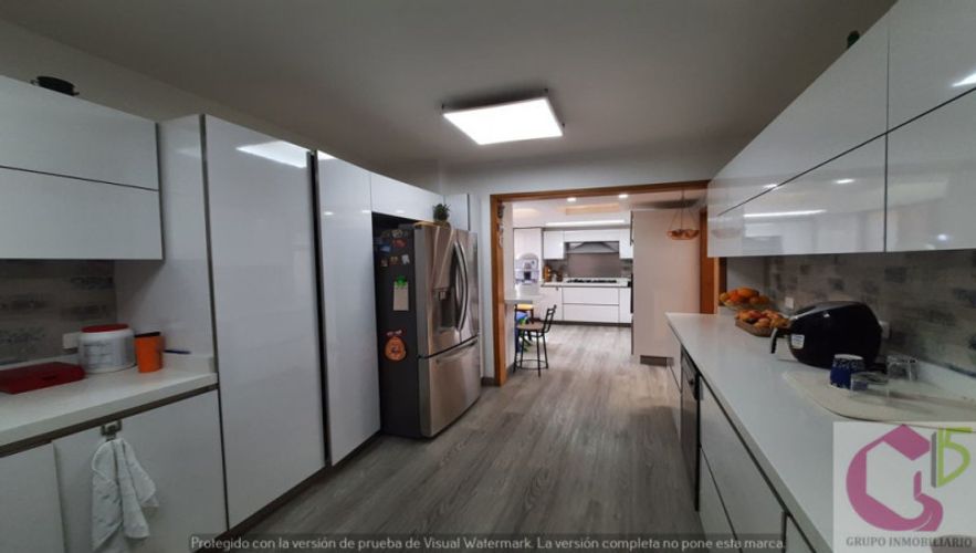 Apartamento de 3 alcobas en venta en El Retiro, Bogotá, 300 m² · foto 17 de 24