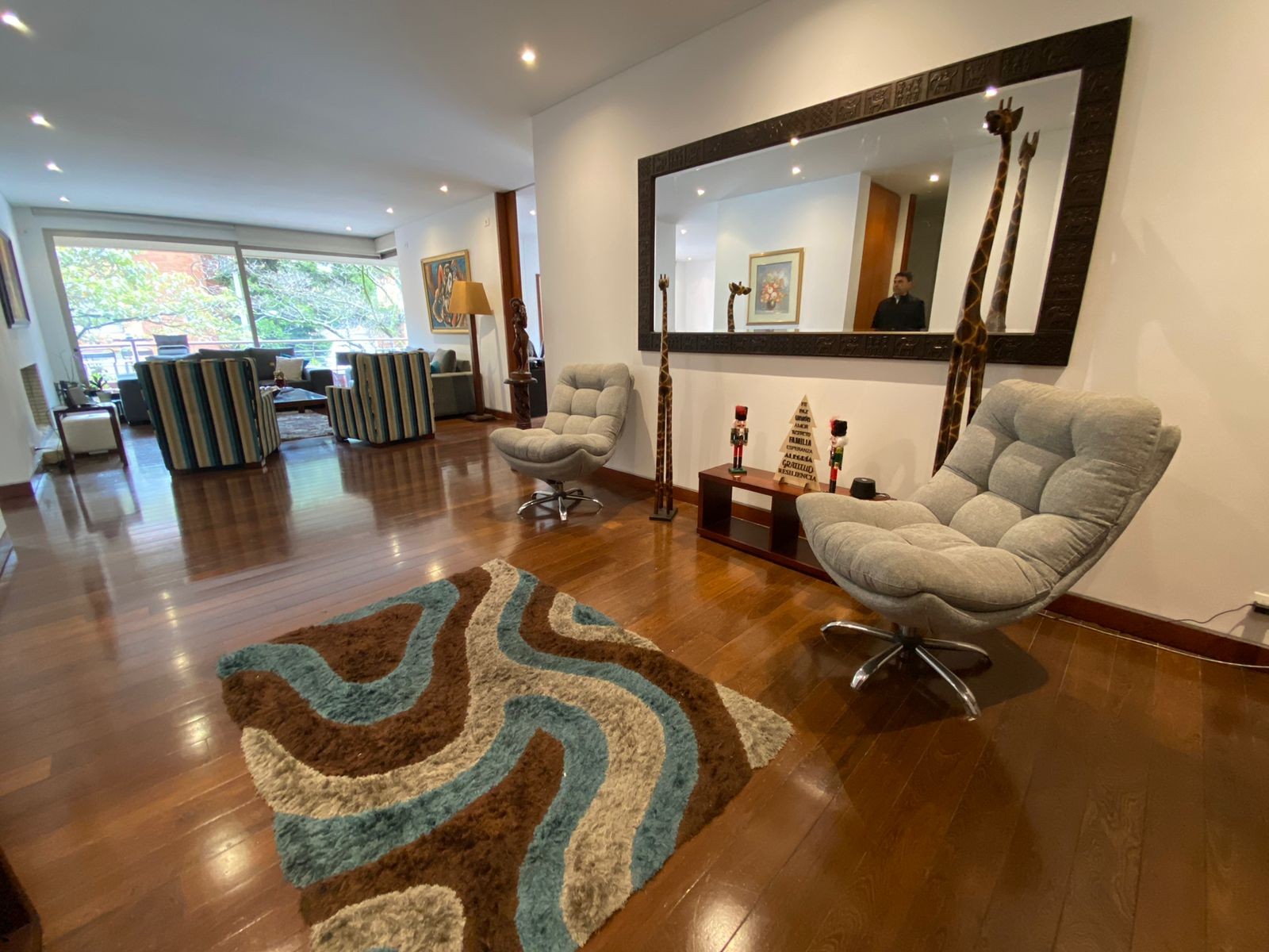 Apartamento en venta en Los Rosales, Bogotá · foto 8 de 24