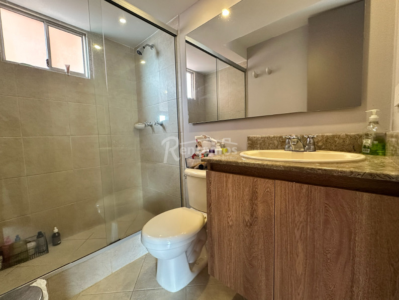 Apartamento en arriendo en Castropol, Medellín · foto 7 de 19