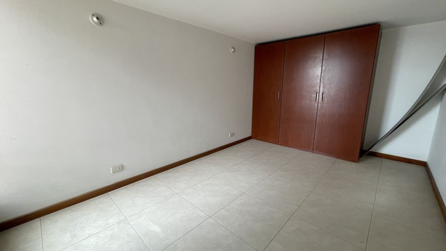 Apartamento de 3 alcobas en venta en Hato Sector Ii, Funza, 110 m² · foto 11 de 24