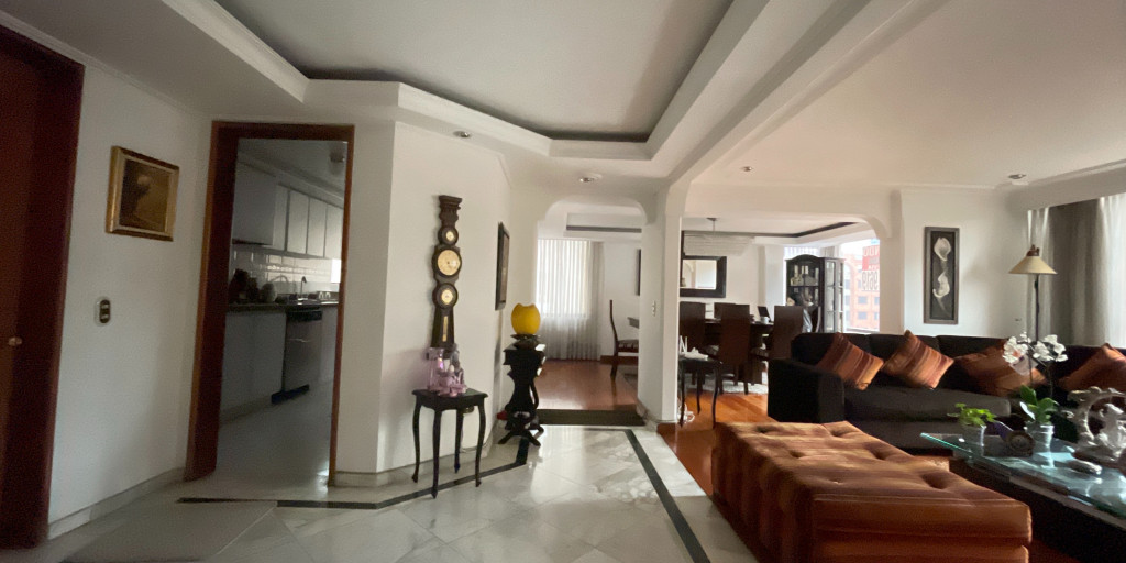 Apartamento en venta en Santa Barbara Occidental, Bogotá · foto 2 de 24
