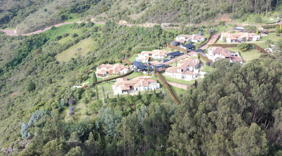 Casa de 4 alcobas en venta en Sindamanoy, Chía, 235 m² · foto 4 de 24