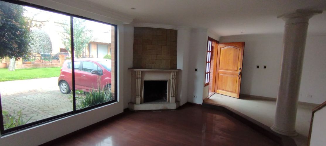 Casa de 4 alcobas en venta en Altos De Rio Frio, Chía, 200 m² · foto 3 de 24