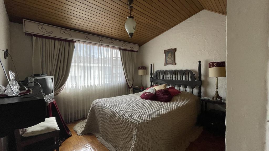 Casa en venta en Pontevedra, Bogotá · foto 7 de 24