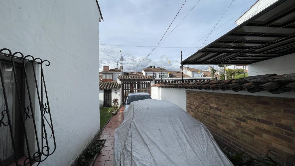 Casa en venta en Pontevedra, Bogotá · foto 12 de 24