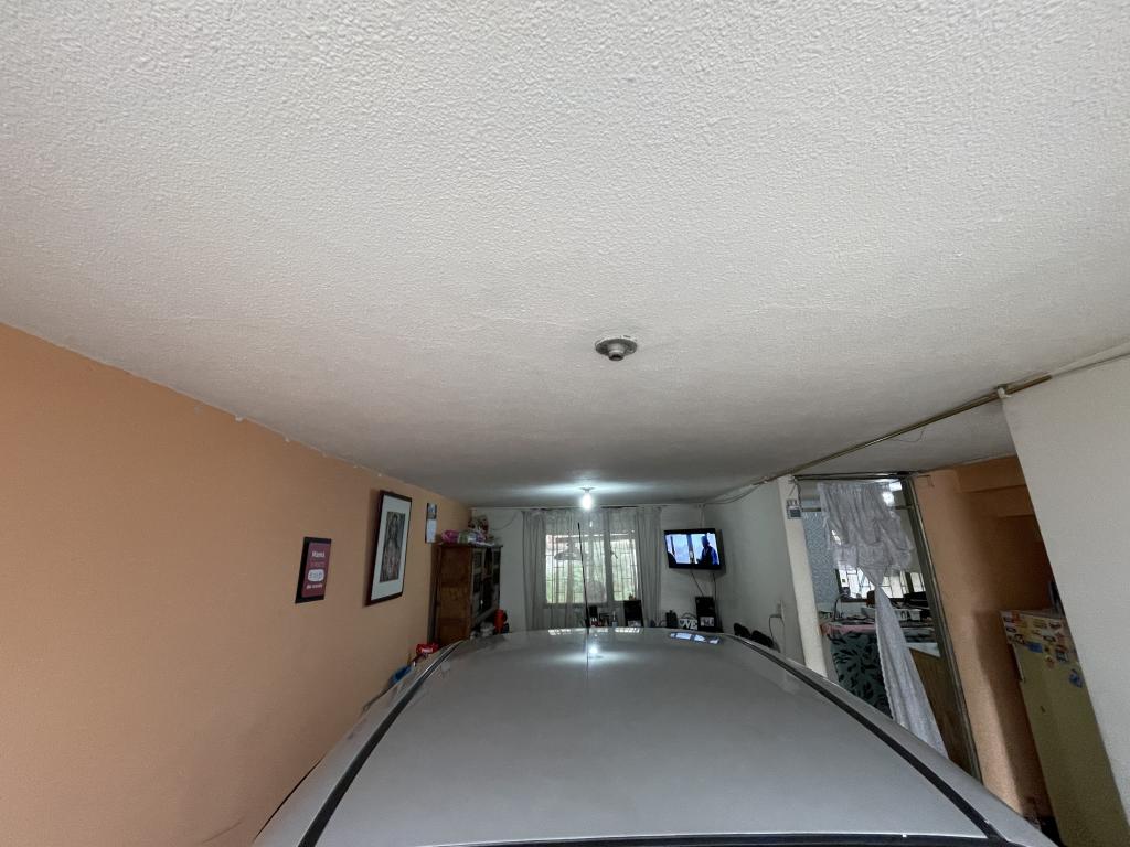Casa en venta en Laguneta, Bogotá · foto 2 de 24