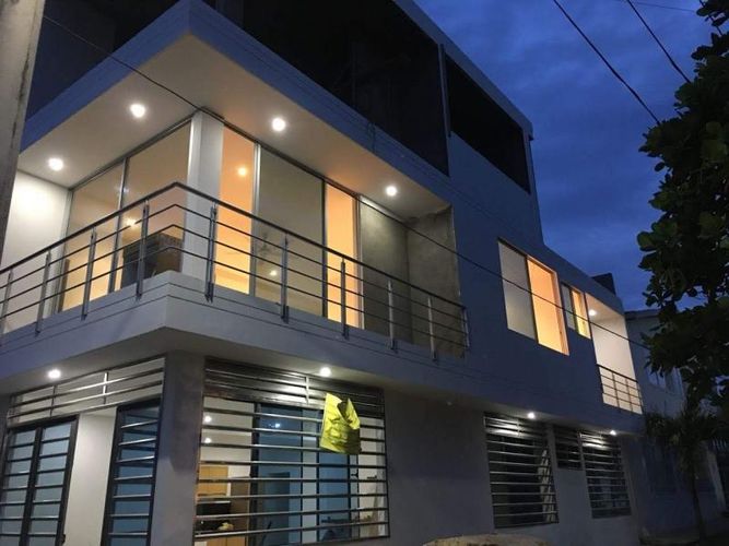 Casa de 7 alcobas en venta en Ricaurte, 320 m² · foto 2 de 24