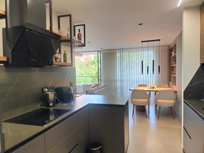 Apartamento de 3 alcobas en arriendo en El Poblado, Medellín, 108 m² · foto 3 de 18