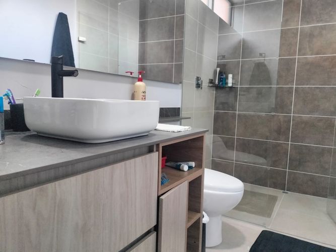 Apartamento de 3 alcobas en arriendo en El Poblado, Medellín, 108 m² · foto 17 de 18