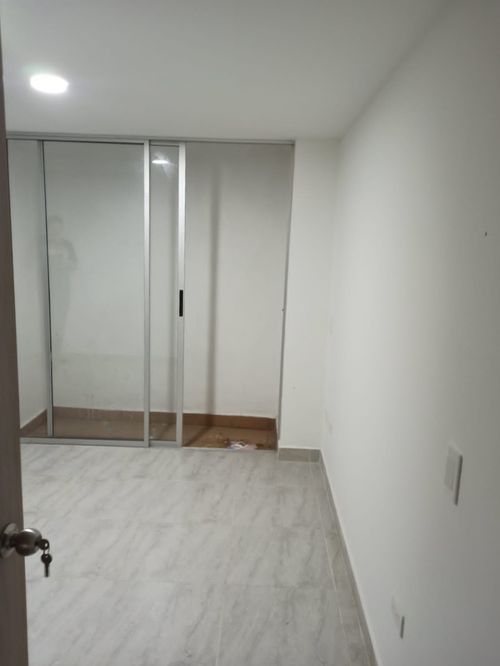 Apartamento de 3 alcobas en venta en Prados De Sabaneta, Sabaneta, 62 m² · foto 3 de 8