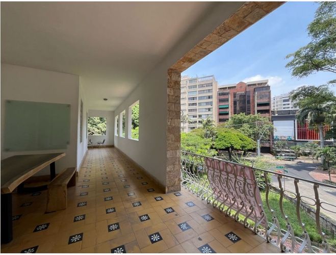 Casa de 7 alcobas en venta en Santa Teresita, Cali, 757 m² · foto 3 de 15