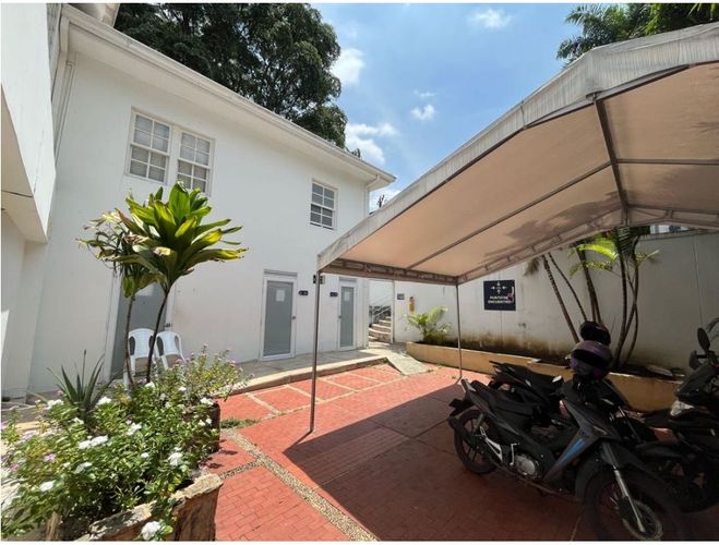Casa de 7 alcobas en venta en Santa Teresita, Cali, 757 m² · foto 9 de 15