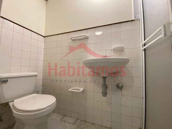Apartamento de 4 alcobas en venta en Conquistadores, Medellín, 145 m² · foto 7 de 13