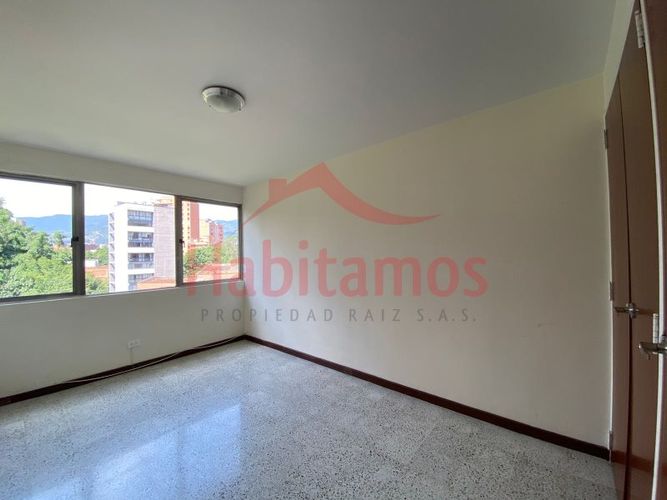 Apartamento de 4 alcobas en venta en Conquistadores, Medellín, 145 m² · foto 8 de 13