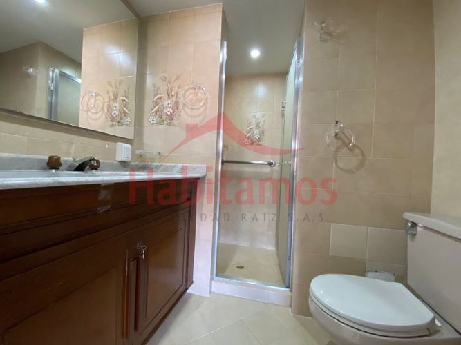 Apartamento de 4 alcobas en venta en Conquistadores, Medellín, 145 m² · foto 9 de 13