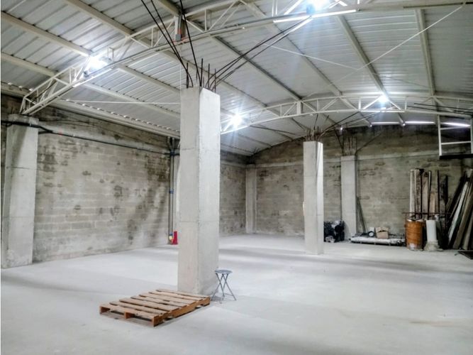 Bodega en arriendo en Cabecera San Antonio De Prado, Medellín, 320 m² · foto 9 de 13