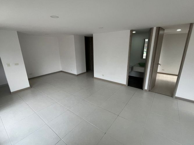 Apartamento de 2 alcobas en venta en Las Antillas, Envigado, 67 m² · foto 2 de 24