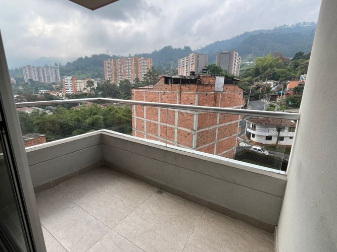 Apartamento de 2 alcobas en venta en Las Antillas, Envigado, 67 m² · foto 5 de 24