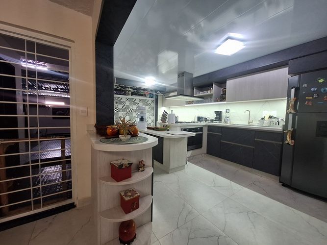 Casa de 4 alcobas en venta en Granjas De Provenza, Bucaramanga, 161 m² · foto 7 de 20