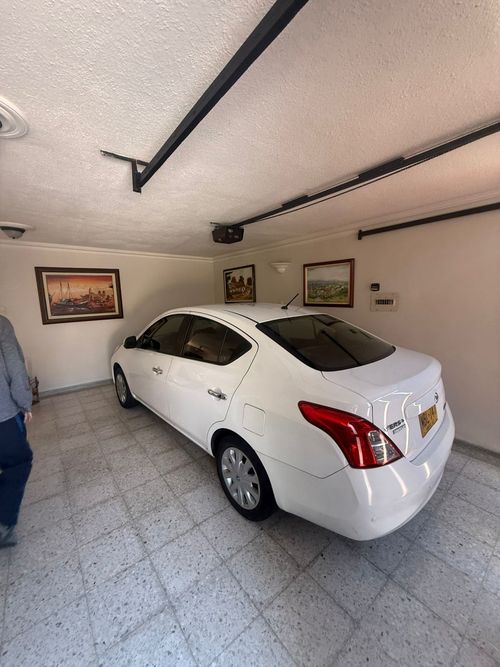 Casa de 6 alcobas en venta en La Ceiba, Bucaramanga, 230 m² · foto 2 de 24