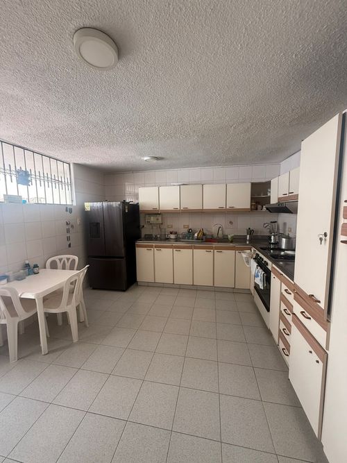 Casa de 6 alcobas en venta en La Ceiba, Bucaramanga, 230 m² · foto 7 de 24
