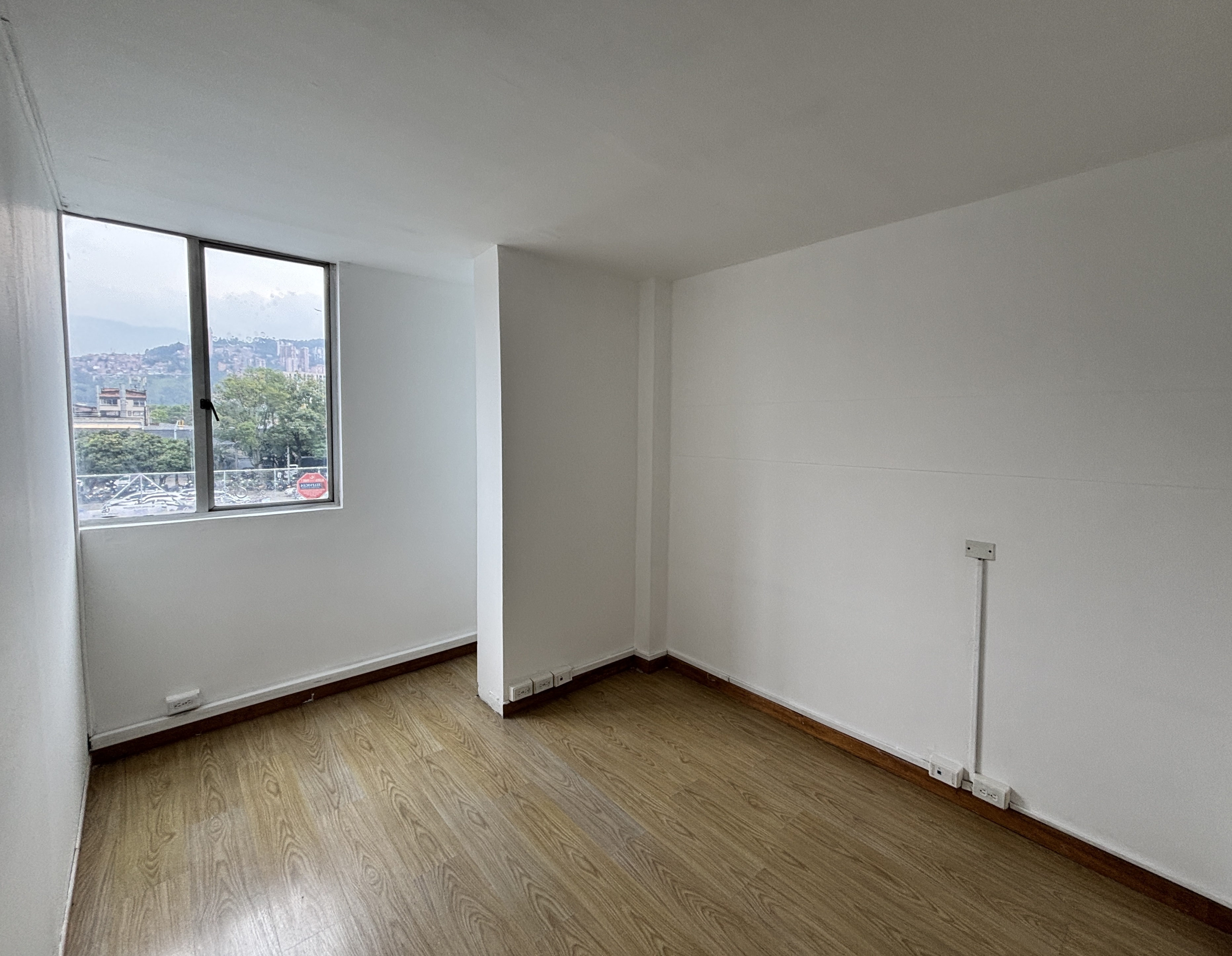 Edificio for sale in Trinidad, Medellín 2