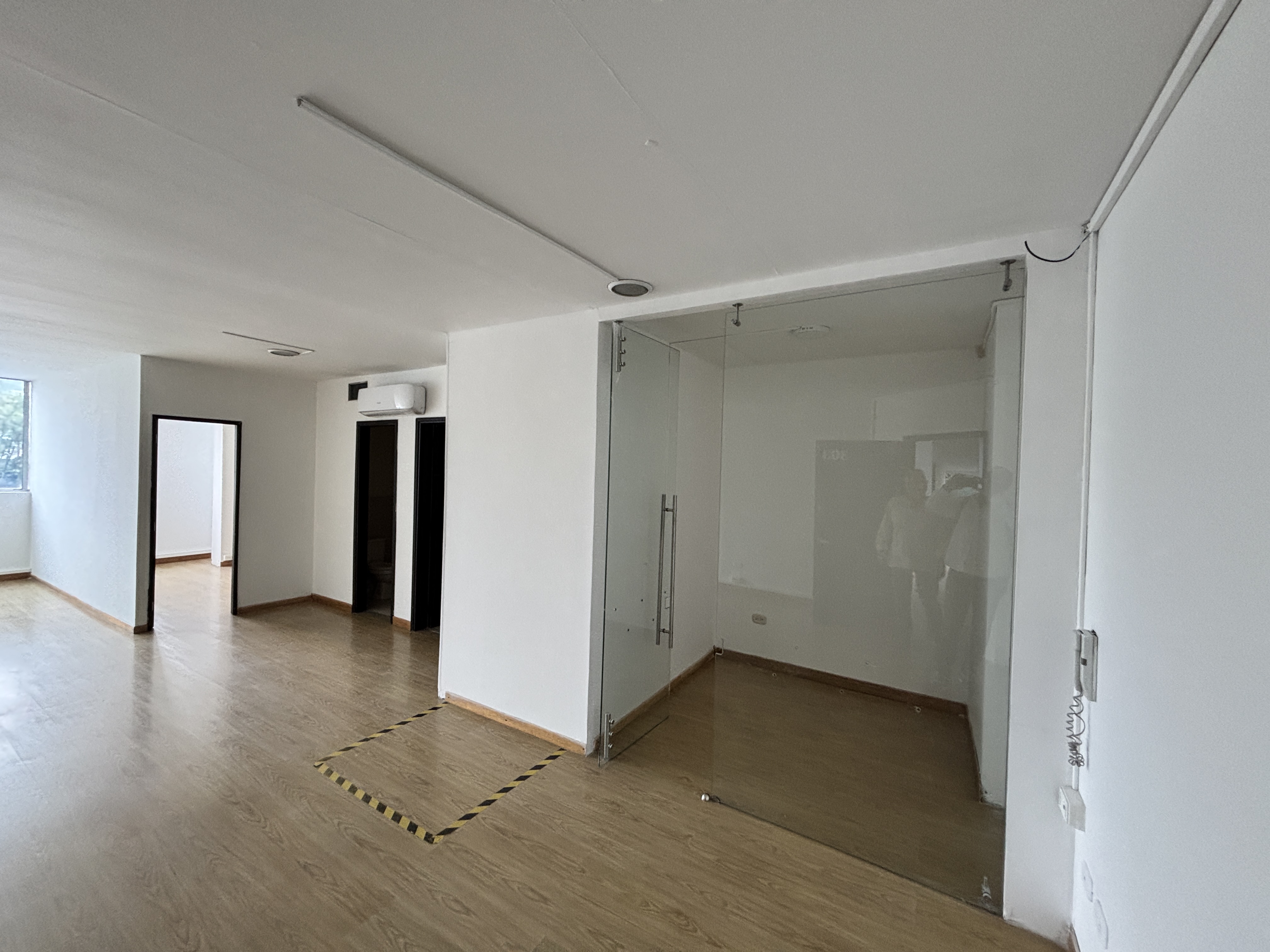 Edificio for sale in Trinidad, Medellín 3