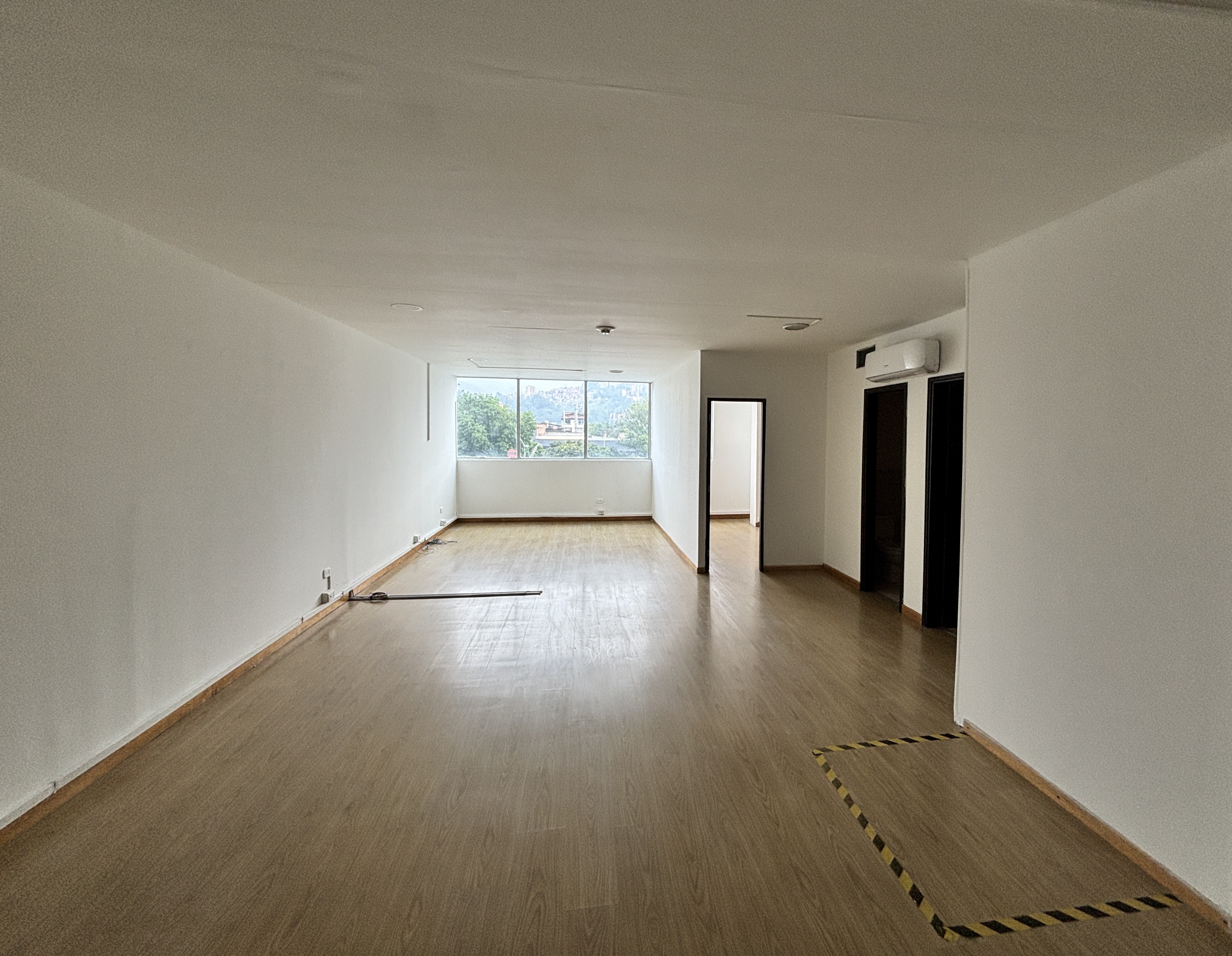 Edificio for sale in Trinidad, Medellín 4