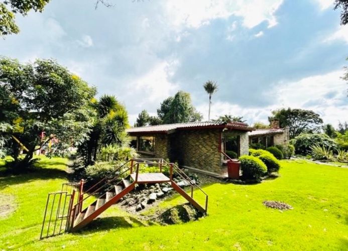 Casa de 4 alcobas en venta en Casa Blanca Suba, Bogotá, 495 m² · foto 4 de 15