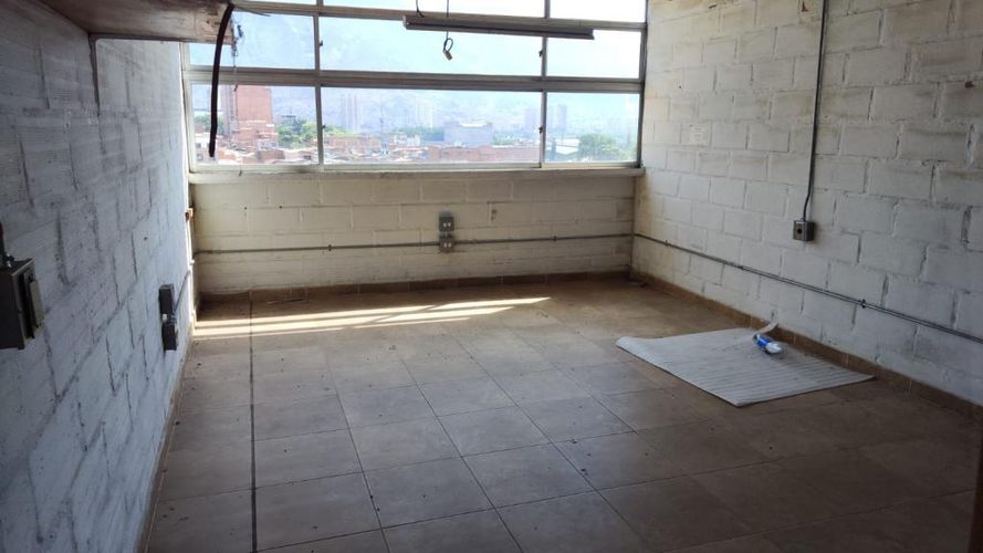 Bodega en venta en Cabañas, Bello, 800 m² · foto 7 de 22