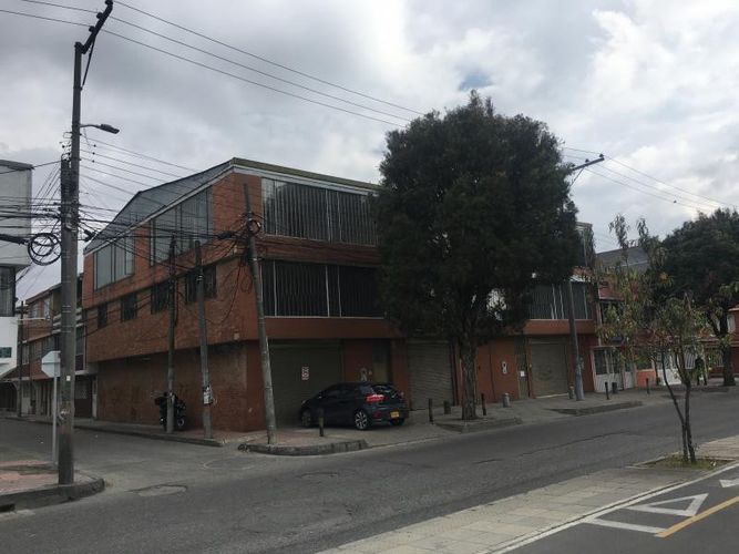 Casa en venta en Fontibon, Bogotá · foto 2 de 24