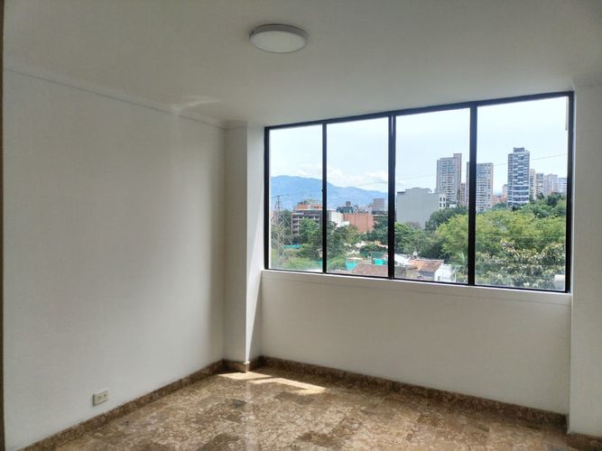 Apartamento de 3 alcobas en arriendo en El Poblado, Medellín, 118 m² · foto 10 de 14