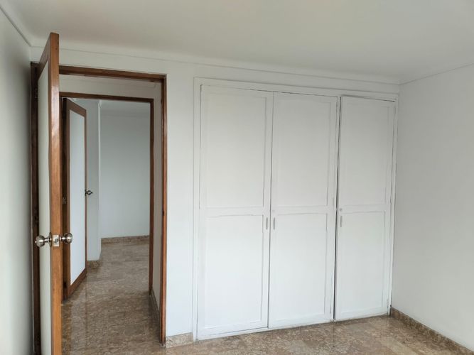 Apartamento de 3 alcobas en arriendo en El Poblado, Medellín, 118 m² · foto 9 de 14