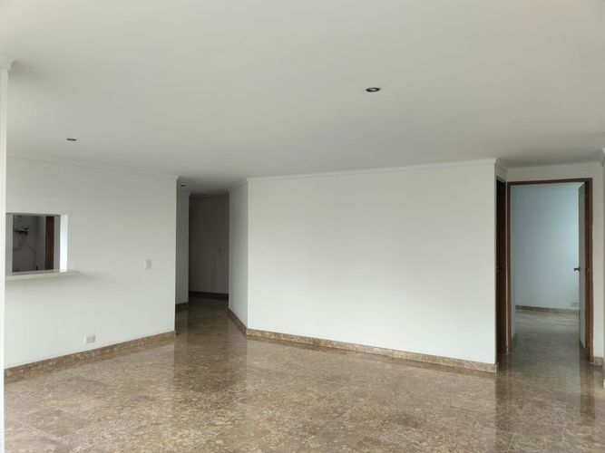 Apartamento de 3 alcobas en arriendo en El Poblado, Medellín, 118 m² · foto 6 de 14