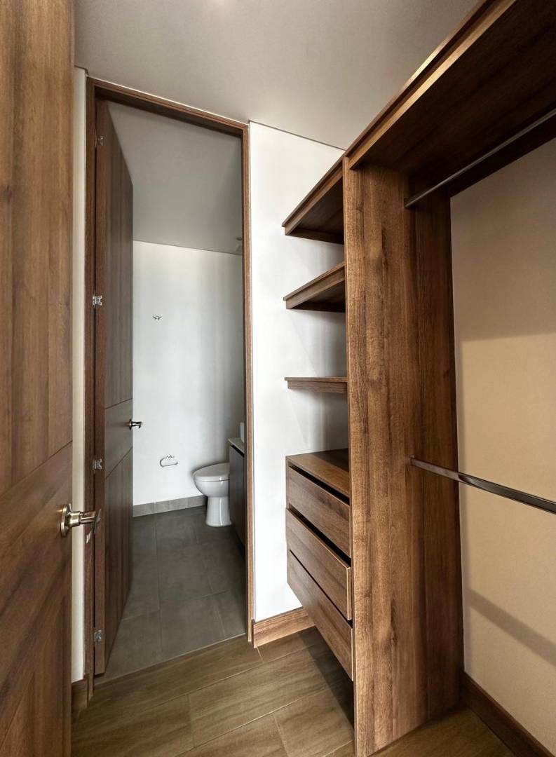 Apartamento en venta en El Poblado, Medellín 2