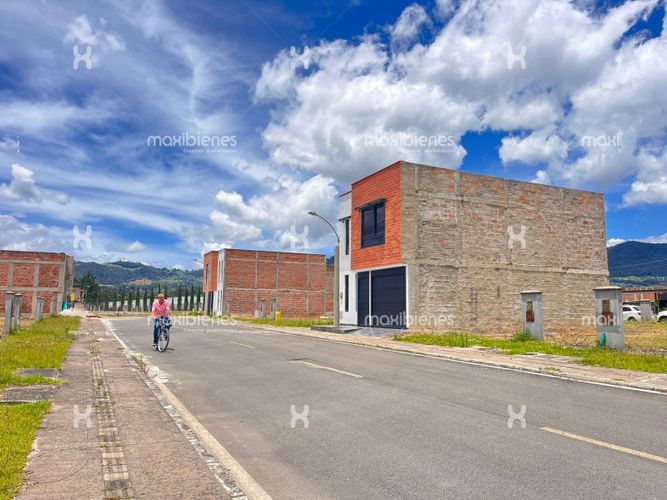 Lote en venta en El Tambo, La Ceja, 70 m² · foto 4 de 5