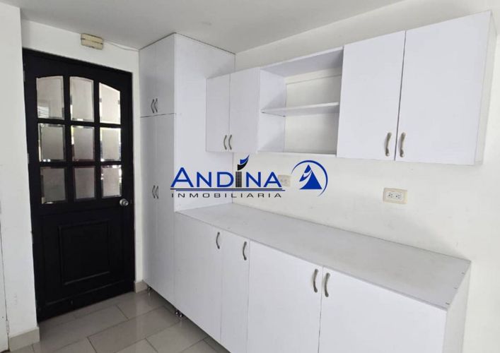 Casa de 3 alcobas en venta en Loma De Los Bernal, Medellín, 190 m² · foto 8 de 20
