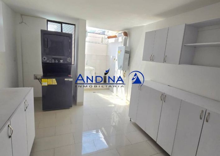 Casa de 3 alcobas en venta en Loma De Los Bernal, Medellín, 190 m² · foto 9 de 20