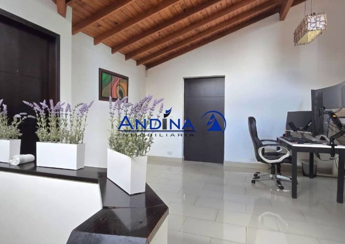 Casa de 3 alcobas en venta en Loma De Los Bernal, Medellín, 190 m² · foto 15 de 20